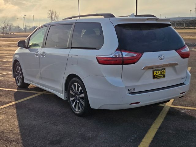 2019 Toyota Sienna XLE Auto Access Seat