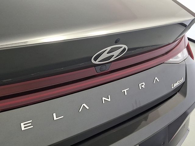 Used 2024 Hyundai Elantra Sedan