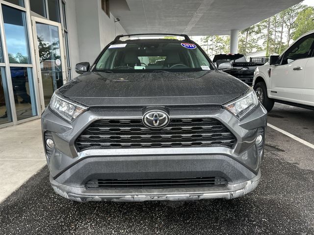 Used 2020 Gray Toyota XLE Premium image 9