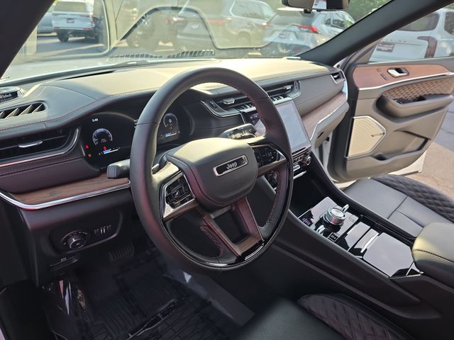 Used 2023 White Jeep Summit image 18