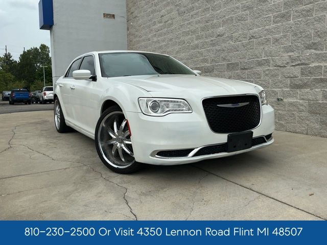2019 Chrysler 300 Touring RWD