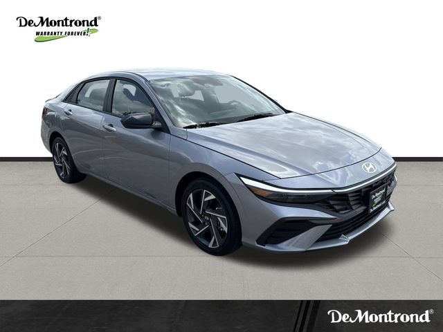 New 2025 Gray Hyundai SEL Sport image 3