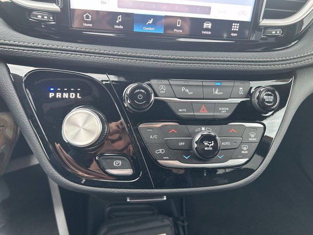 New 2026 Chrysler Pacifica Van