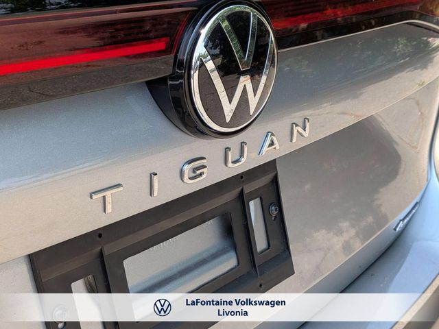 2025 Volkswagen Tiguan SE - Photo 10