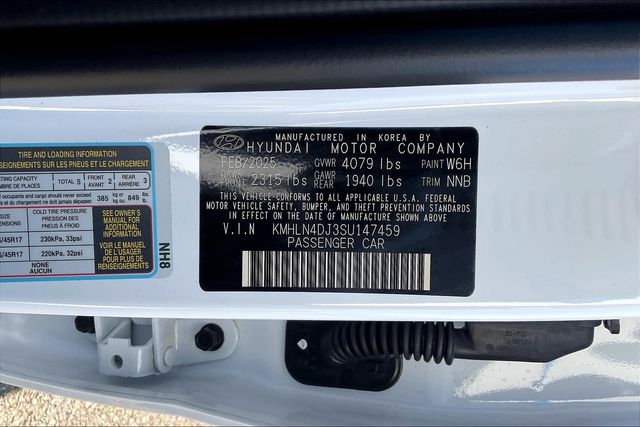 2025 Hyundai Elantra Hybrid Limited photo