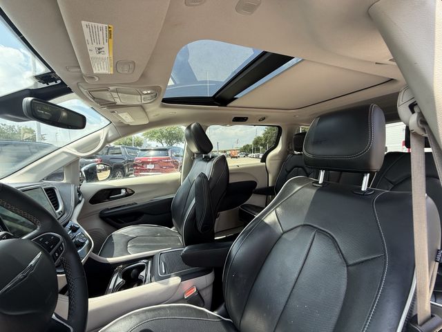 2023 Chrysler Pacifica Limited Gray at Durrett Motor Company