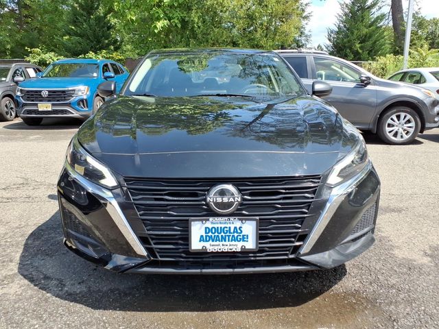 2025 Nissan Altima - Image 4