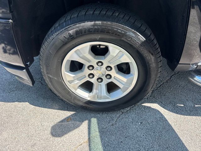 Used 2018 Black Chevrolet LT image 16