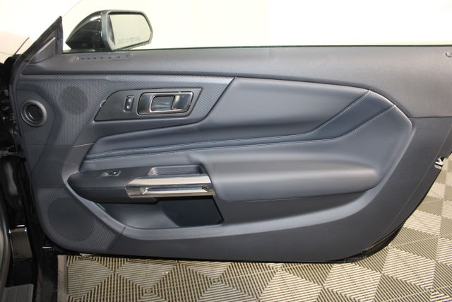 2025 Ford Mustang GT Premium photo