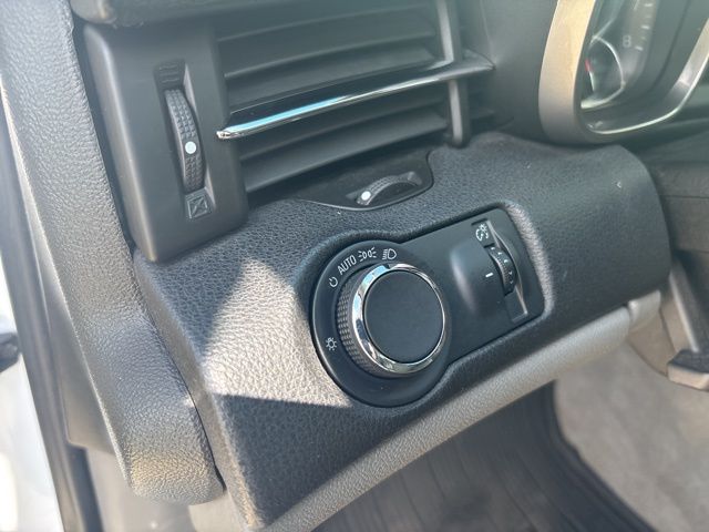 Used 2014 White Chevrolet LT image 15