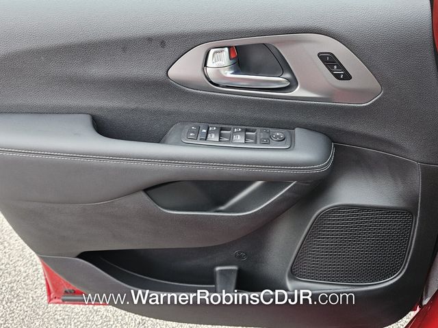 New 2026 Red Chrysler Select image 29