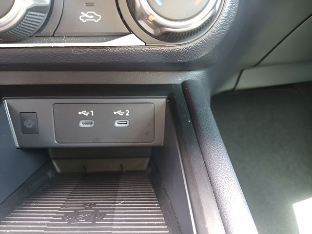 Used 2025 Nissan Kicks SUV