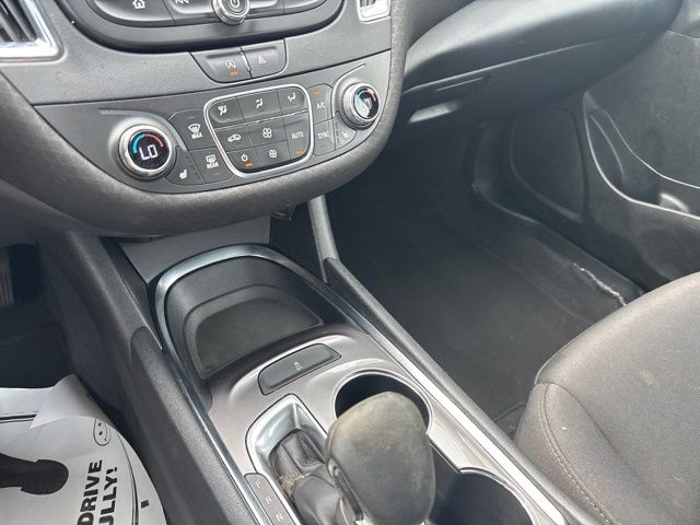 Used 2021 Black Chevrolet LT image 27