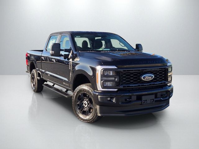 Black Metallic 2026 Ford F-250 Super Duty XL Crew Cab 4WD Pickup Truck Four-Wheel Drive Automatic