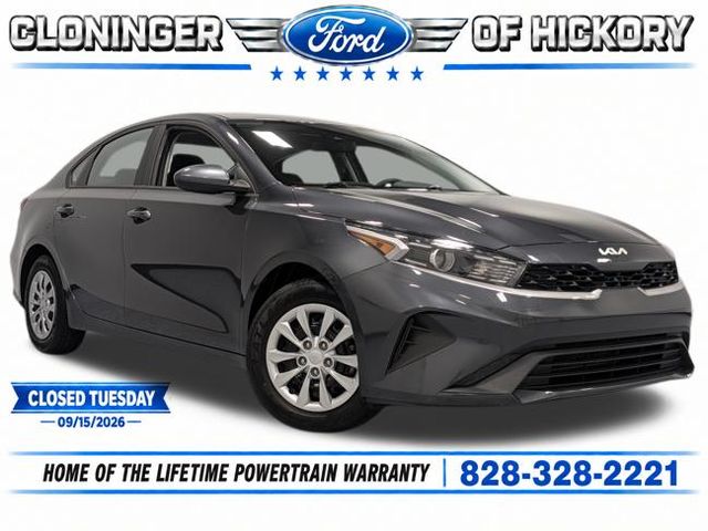 Gray 2024 Kia Forte Sedan Front-Wheel Drive Continuously Variable Transmission