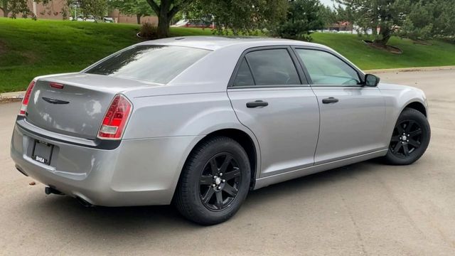 2013 Chrysler 300 Base 8