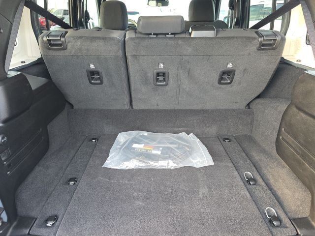 2025 Jeep Wrangler Rubicon 4xe:B02249