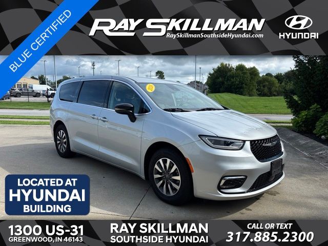 Silver Mist Clearcoat 2024 Chrysler Pacifica Hybrid Minivan Front-Wheel Drive Continuously Variable Transmission