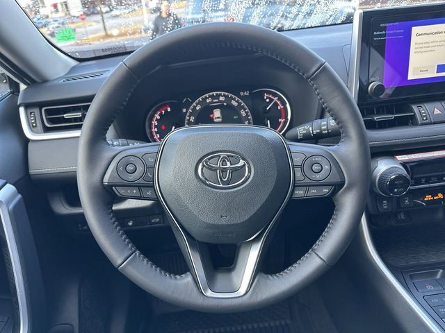 2025 Toyota RAV4 XLE Premium 8