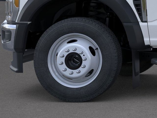 New 2026 Ford Super Duty F-550 Chassis Regular Cab (DRW) 169" Wheelbase XL