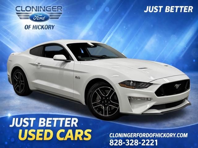 Oxford White 2022 Ford Mustang GT Fastback RWD Coupe Rear-Wheel Drive Automatic