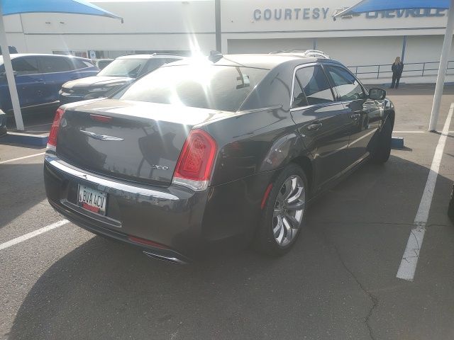 2018 Chrysler 300 Touring 3