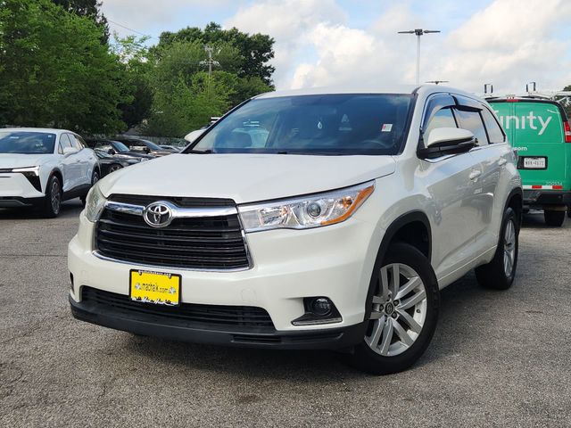 White (Blizzard Pearl) 2016 Toyota Highlander LE SUV / Crossover Front-Wheel Drive 6-Speed Automatic Overdrive