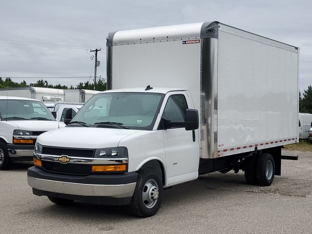 New 2026 Chevrolet Express 3500 - photo 2