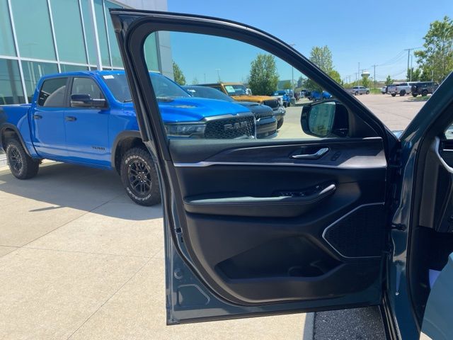 2026 Jeep Grand Cherokee Limited - Steel Blue exterior view 8