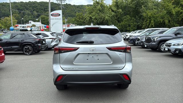 Used 2025 Toyota Highlander Hybrid SUV