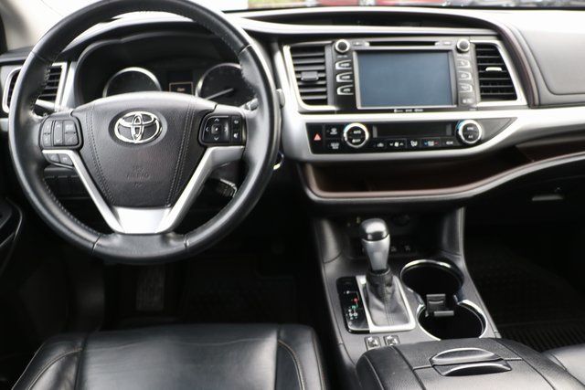 2016 Toyota Highlander XLE V6 4