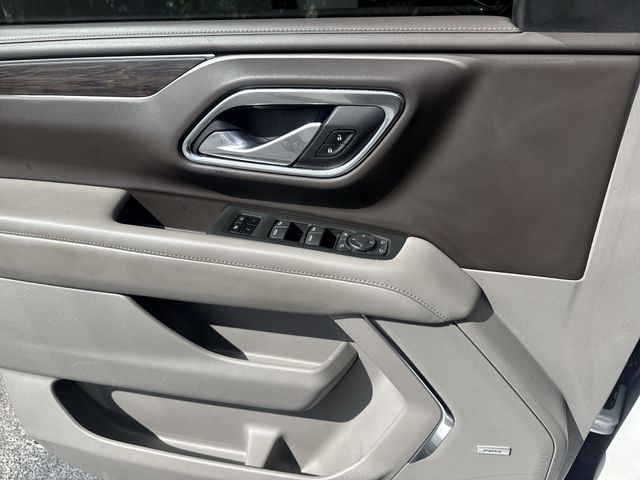 Used 2022 Beige Chevrolet Z71 image 31