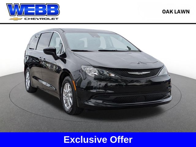 Brilliant Black Crystal Pearlcoat 2023 Chrysler Voyager Minivan Front-Wheel Drive 9-Speed Automatic