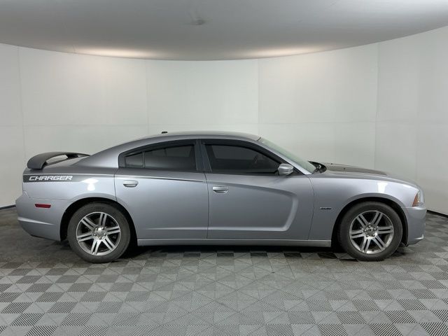 Used 2014 Silver Dodge R/T image 4
