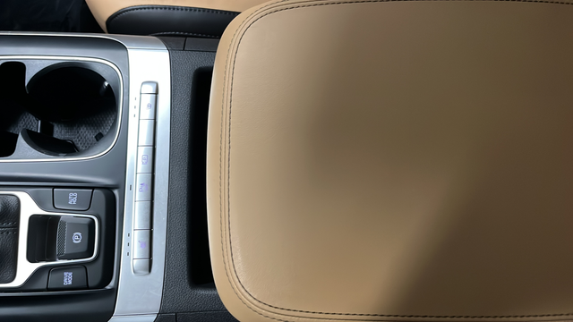 Used 2024 White Kia LX image 19