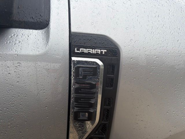 Used 2024 Silver Ford Lariat image 4