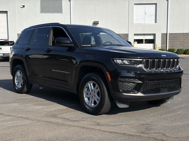 Used 2025 Black Jeep Laredo image 14