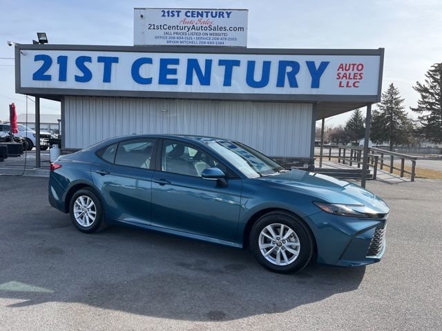 2026 Toyota Camry LE FWD