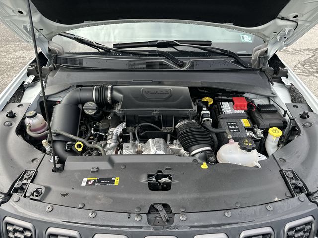Used 2025 White Jeep Trailhawk image 19