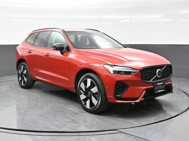 2025 Volvo XC60 Plug-In Hybrid T8 Plus images