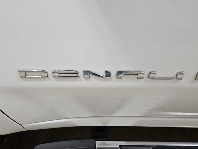 2023 Summit White GMC Sierra 2500HD Denali 4X4 Truck