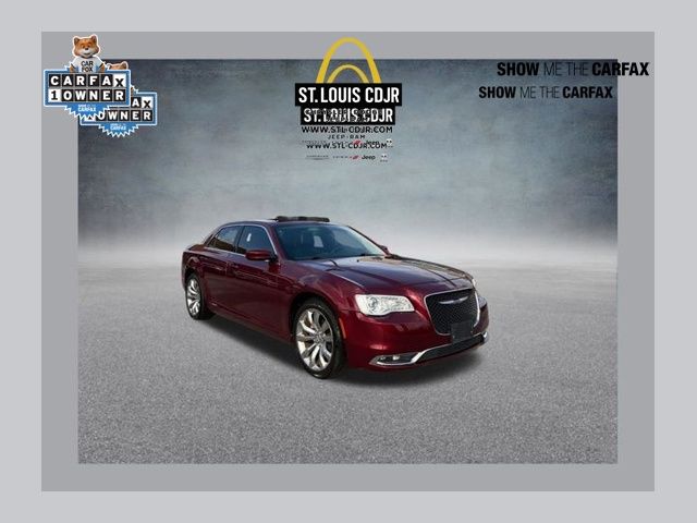 Velvet Red Pearlcoat 2019 Chrysler 300 Sedan Rear-Wheel Drive 8-Speed Automatic
