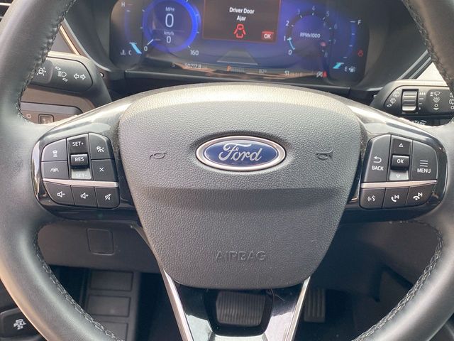 2022 Ford Escape Titanium 11