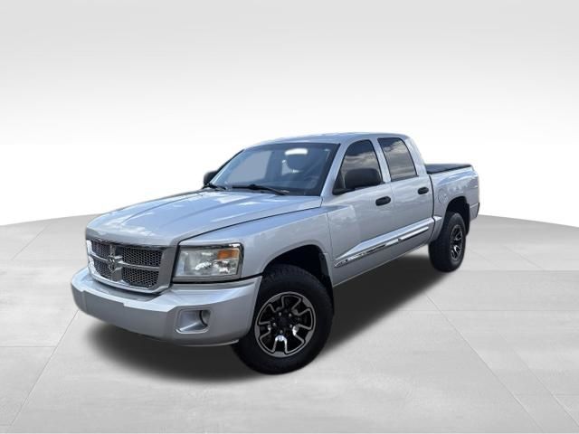 Bright Silver Metallic Clearcoat 2008 Dodge Dakota Pickup Truck Four-Wheel Drive 5-Speed Automatic