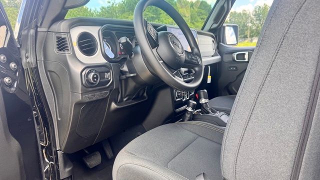 new 2025 Jeep Gladiator car, priced at $33,237