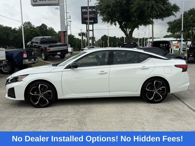 2023 Nissan Altima 2.5 SR White at Central Houston Nissan