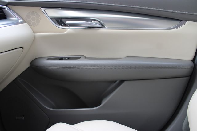 Used 2019 Blue Cadillac Luxury image 20