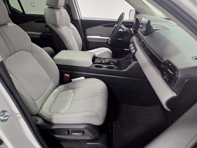 Used 2025 Honda Pilot SUV