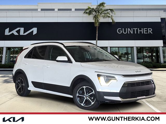 Snow White Pearl 2024 Kia Niro LX FWD SUV / Crossover Front-Wheel Drive 6-Speed Automatic