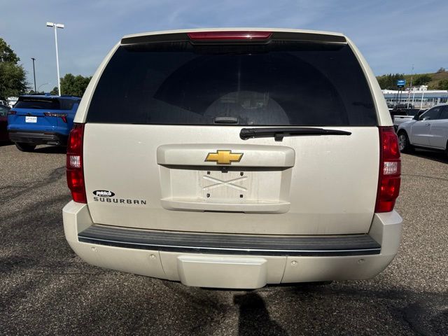 2013 White Diamond Clearcoat Chevrolet Suburban 1500 LTZ 4X4 SUV
